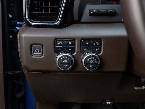 Used 2025 GMC Sierra 2500 Denali w/ Denali Reserve Package image 22