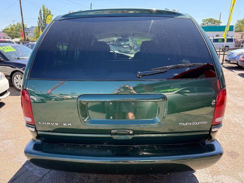 Used 1997 Chrysler Town & Country LXi image 7