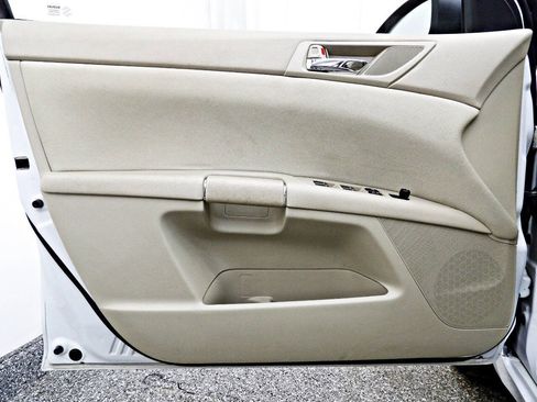 Used 2013 Suzuki Kizashi S FWD image 11