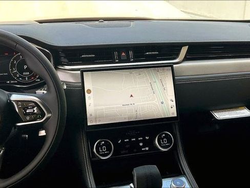 New 2026 Jaguar F-PACE R-Dynamic S image 6