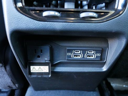 Certified 2024 Jeep Grand Cherokee Altitude image 31