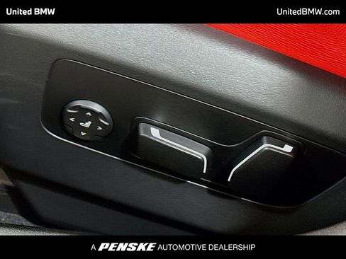 Used 2025 BMW M5 w/ Carbon Package image 4