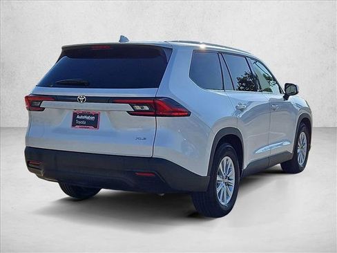 Used 2025 Toyota Grand Highlander FWD image 5