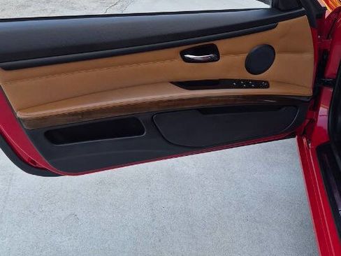 Used 2009 BMW 328i Convertible image 32