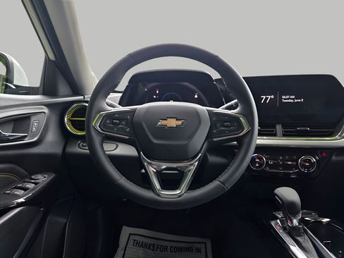 New 2026 Chevrolet Trax LT w/ LT Convenience Package FWD image 17