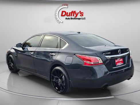 Used 2015 Nissan Altima 3.5 SL FWD image 17