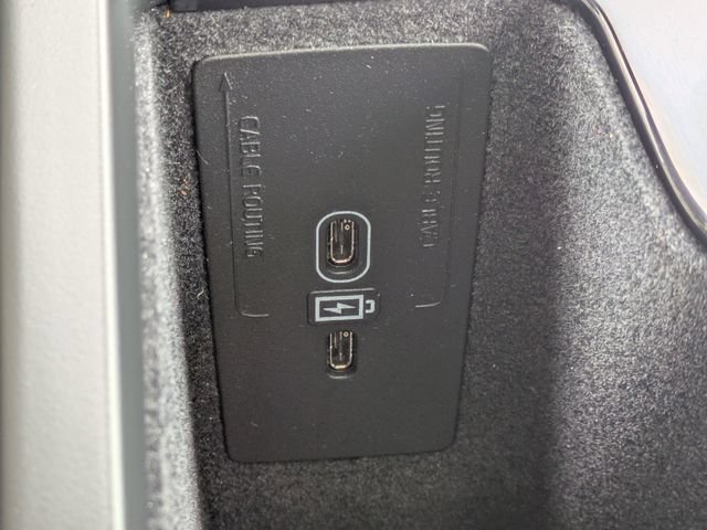 Used 2023 Volvo XC60 B5 Plus FWD image 26
