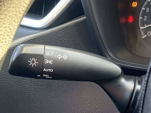 Used 2020 Toyota Corolla LE FWD image 26