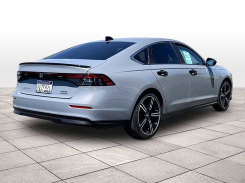 Used 2025 Honda Accord Sport image 15
