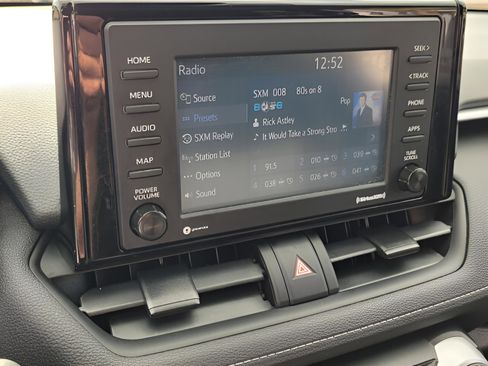 Used 2021 Toyota RAV4 LE image 23