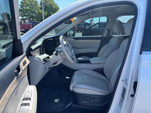Used 2023 Hyundai Palisade Limited AWD/4WD image 9