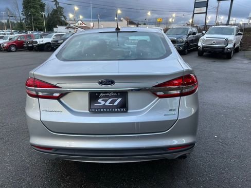 Used 2017 Ford Fusion SE image 6