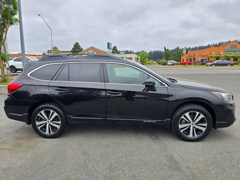 Used 2019 Subaru Outback 2.5i Limited AWD/4WD image 8