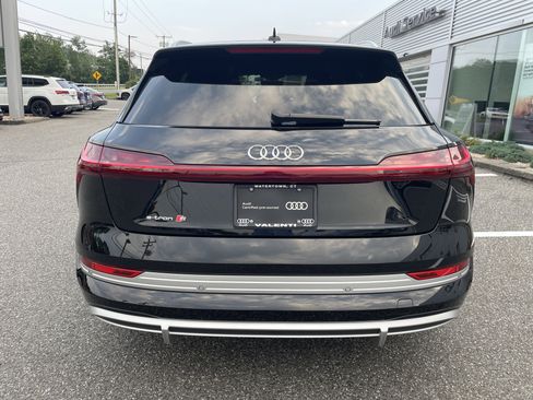 Certified 2022 Audi e-tron S Premium Plus image 5