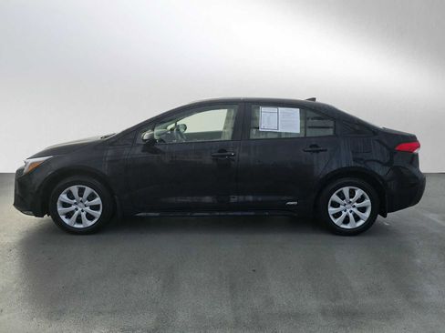 Used 2025 Toyota Corolla LE image 6