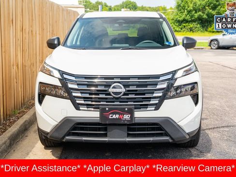Used 2025 Nissan Rogue S AWD/4WD image 2