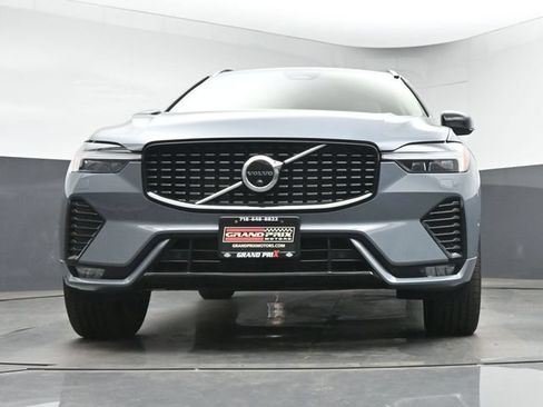 Used 2023 Volvo XC60 B5 Plus AWD/4WD image 12