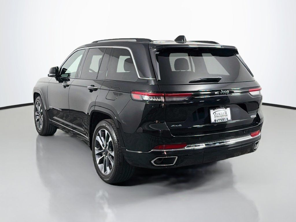Used 2023 Jeep Grand Cherokee Overland AWD/4WD image 5