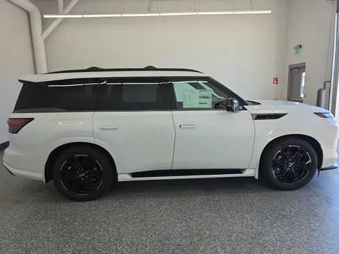 New 2026 INFINITI QX80 4WD image 6