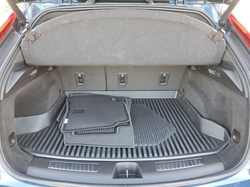 Used 2024 Cadillac XT4 Premium Luxury w/ LPO, Floor Liner Package image 30