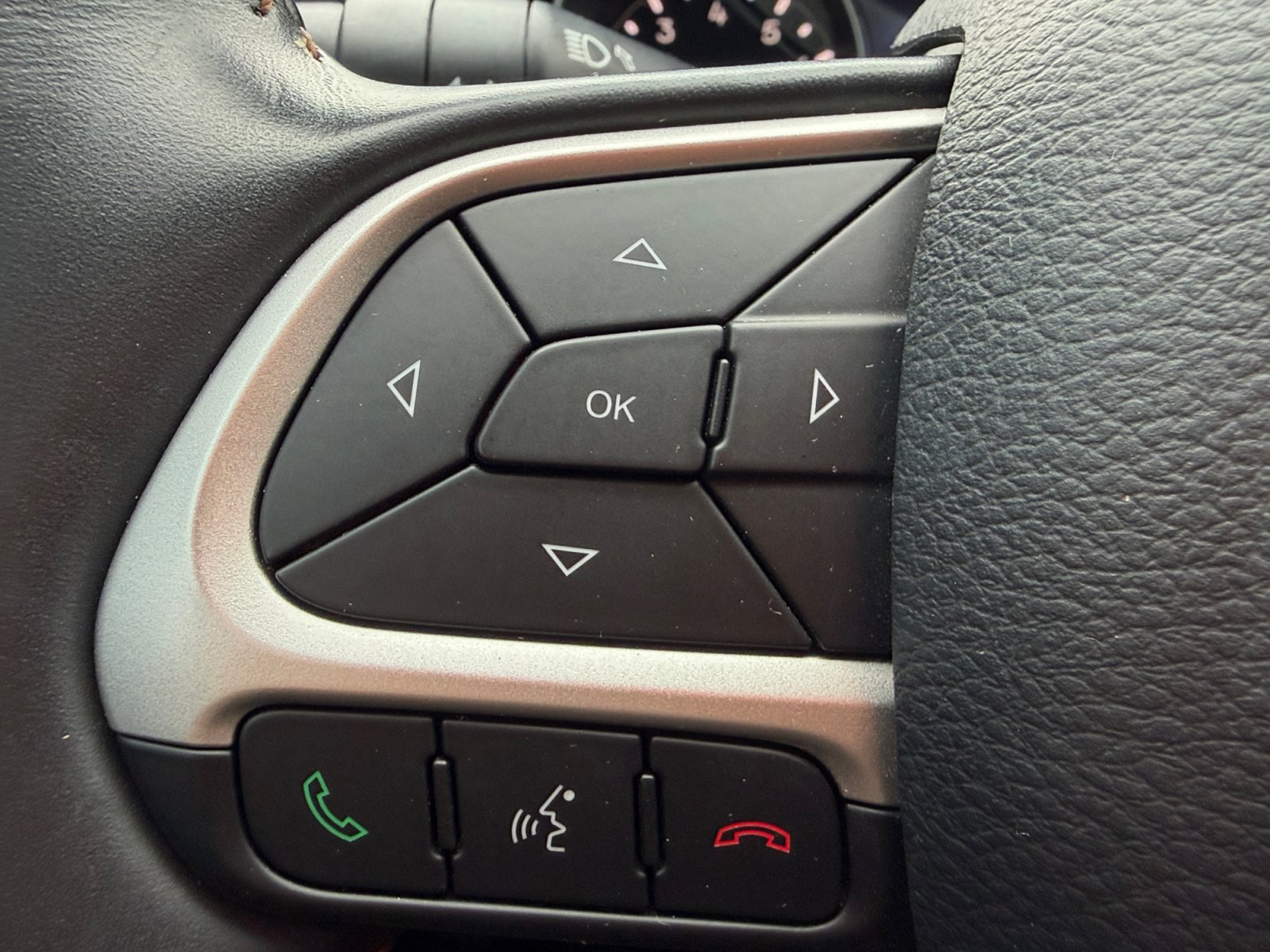 Used 2020 Jeep Compass Limited FWD image 24