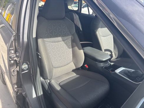 Used 2025 Toyota RAV4 XLE AWD/4WD image 15