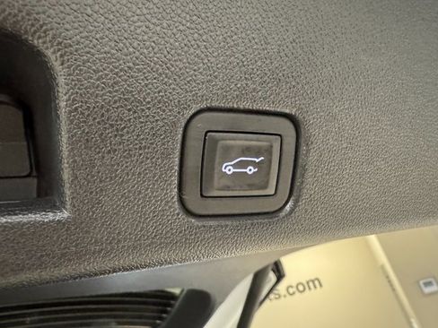 Used 2025 Buick Enclave Sport Touring image 24