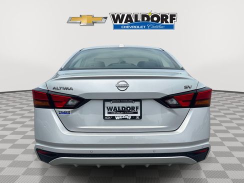 Used 2024 Nissan Altima 2.5 SV FWD image 5