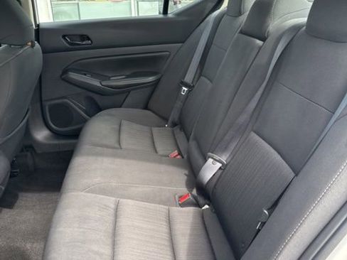Used 2025 Nissan Altima 2.5 SV FWD image 18