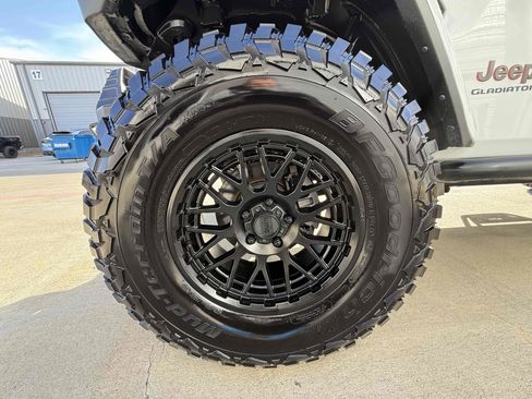 Used 2022 Jeep Gladiator Mojave w/ LED Lighting Group image 13