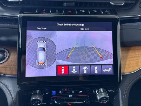 Used 2022 Jeep Grand Cherokee Summit image 9