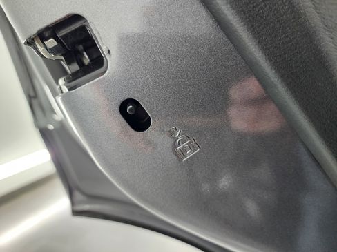 Used 2025 Nissan Pathfinder SV image 39