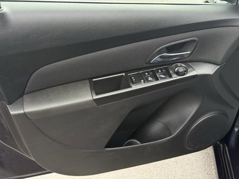 Used 2015 Chevrolet Cruze LT w/ Technology Package image 8