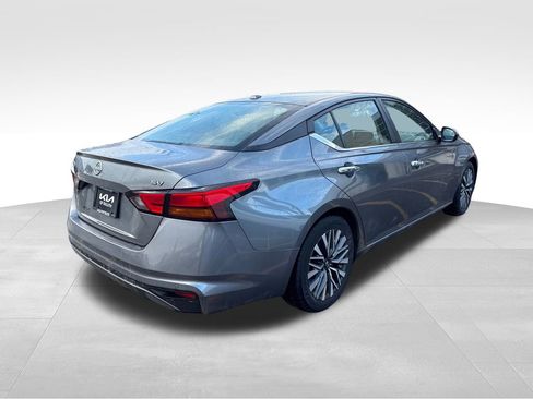 Used 2023 Nissan Altima 2.5 SV image 5