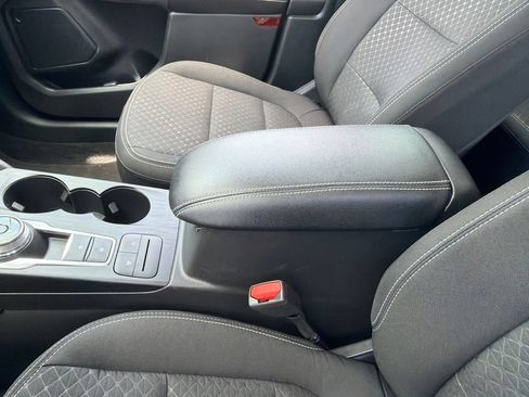 Used 2025 Ford Escape Active AWD/4WD image 13