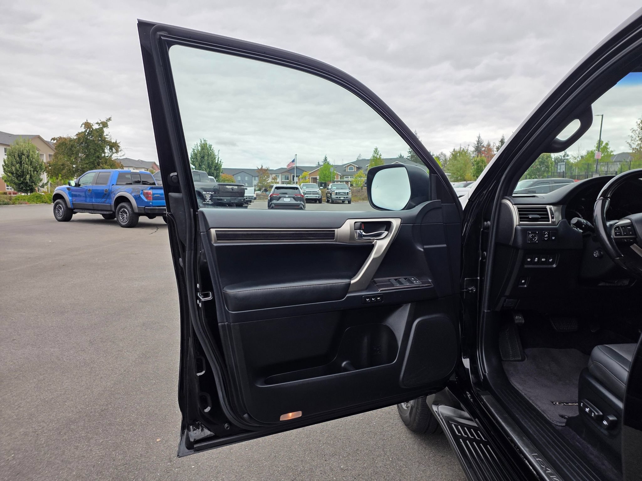 Used 2021 Lexus GX 460 Premium w/ Premium Package AWD/4WD image 25