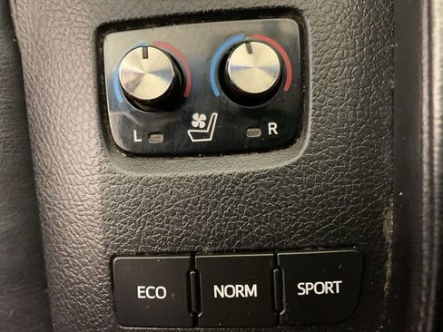 Used 2014 Toyota Avalon Limited w/ Technology Package image 27