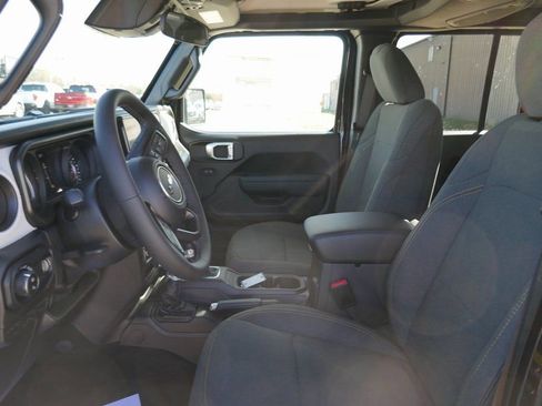 New 2026 Jeep Gladiator Sport AWD/4WD image 13