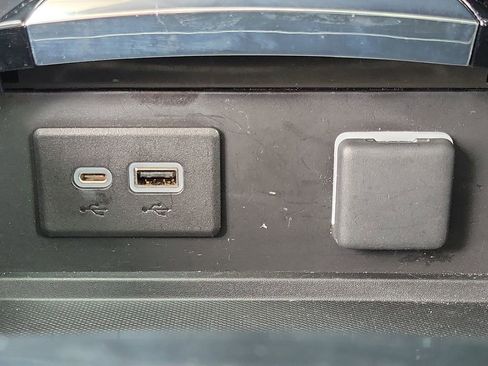 Certified 2023 Buick Envision Essence image 28