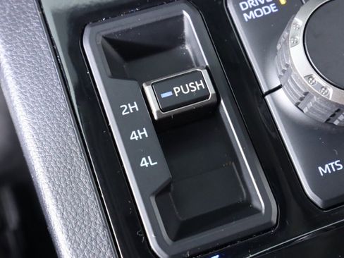 Used 2022 Toyota Tundra SR5 w/ TRD Off-Road Package image 26