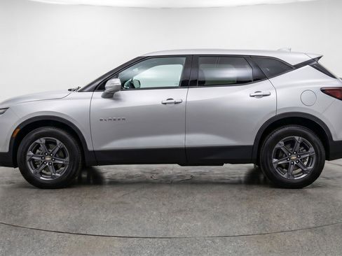 Used 2025 Chevrolet Blazer LT FWD image 5