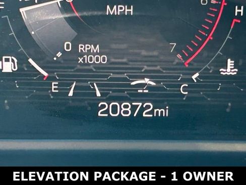 Used 2025 GMC Acadia Elevation image 19