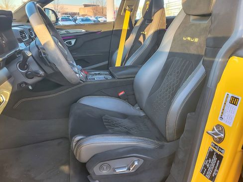 Used 2023 Lamborghini Urus Performante image 8
