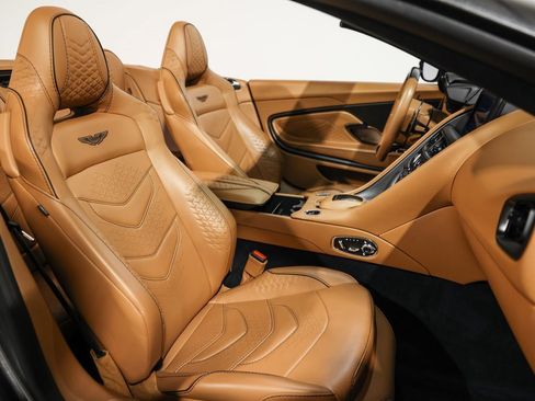 Used 2021 Aston Martin DBS Superleggera Volante image 21
