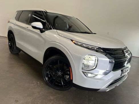 Used 2023 Mitsubishi Outlander SE FWD image 25