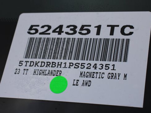 Certified 2023 Toyota Highlander LE image 31