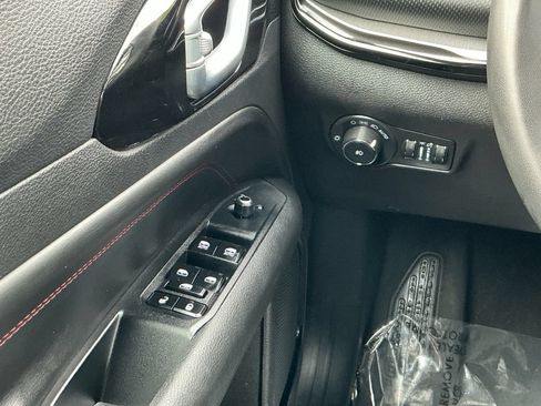 Used 2023 Jeep Compass Trailhawk AWD/4WD image 19