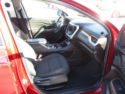 Used 2023 GMC Acadia SLE w/ Driver Convenience Package FWD image 13
