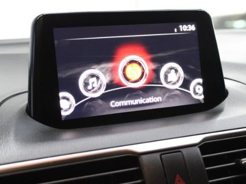 Used 2018 MAZDA MAZDA3 Sport image 15