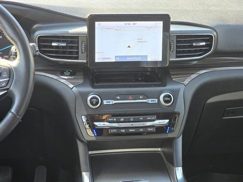 Used 2020 Ford Explorer Limited w/ Class III Trailer Tow Package image 18